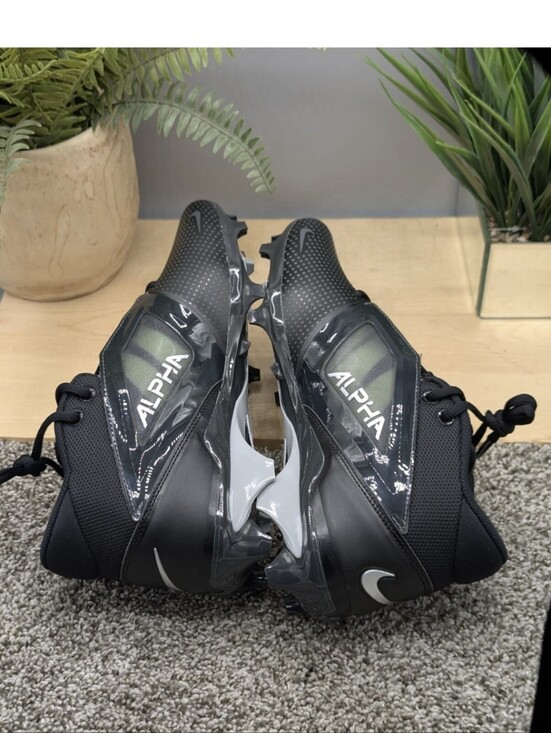 Athletic_Shoes